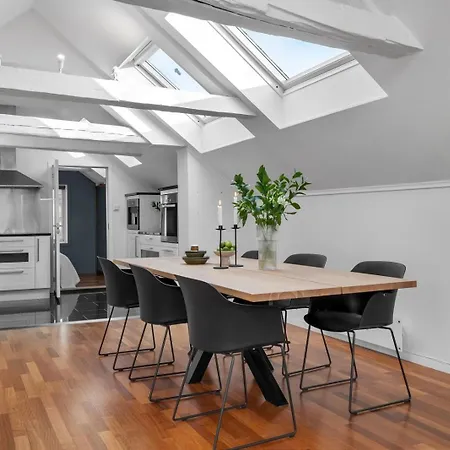 Апартаменты Arctic Homes - Historic Penthouse Тромсё